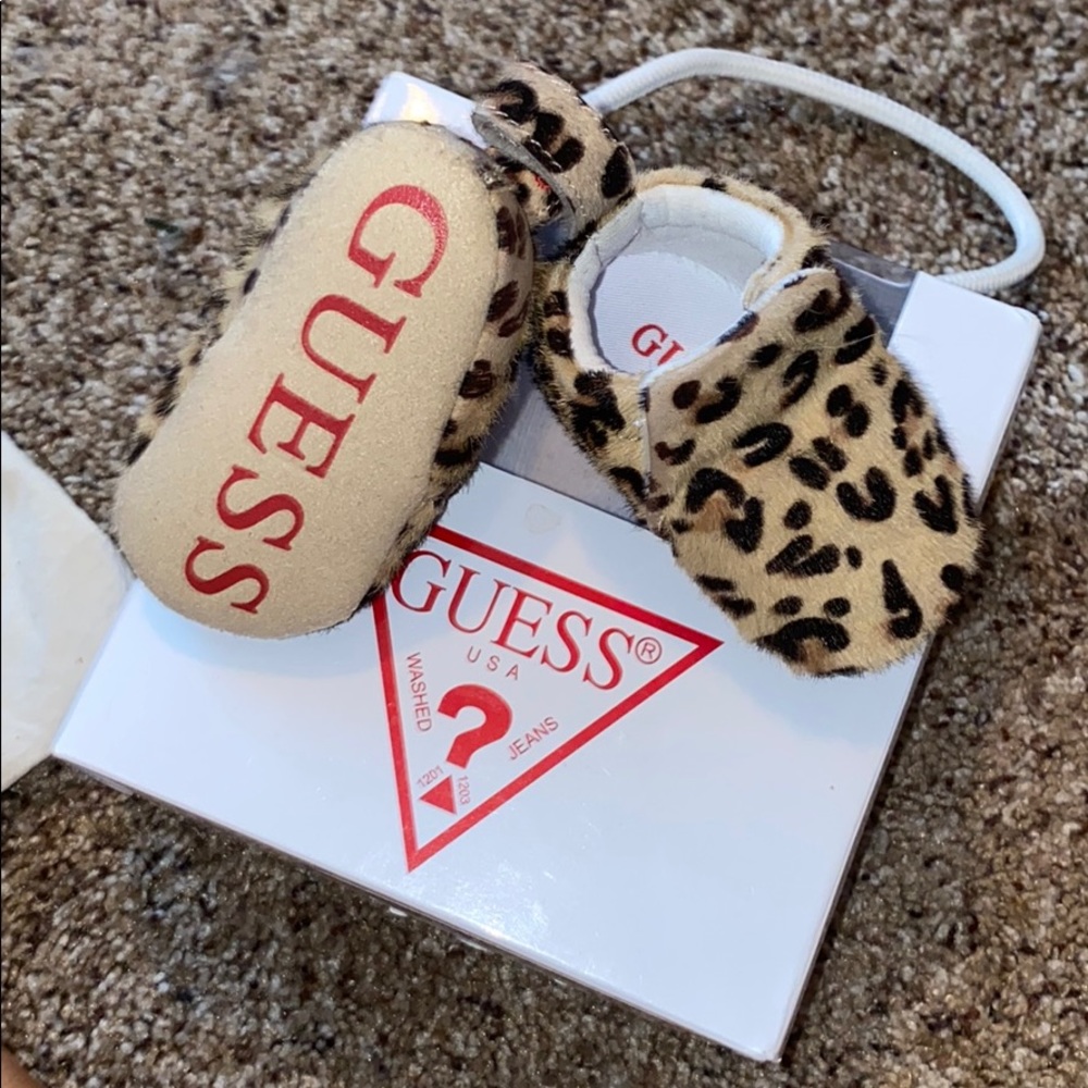 Guess baby shoes size newborn-4 months ish
